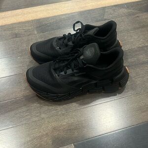 Reebok Floatzig 1 shoes size 9 worn once